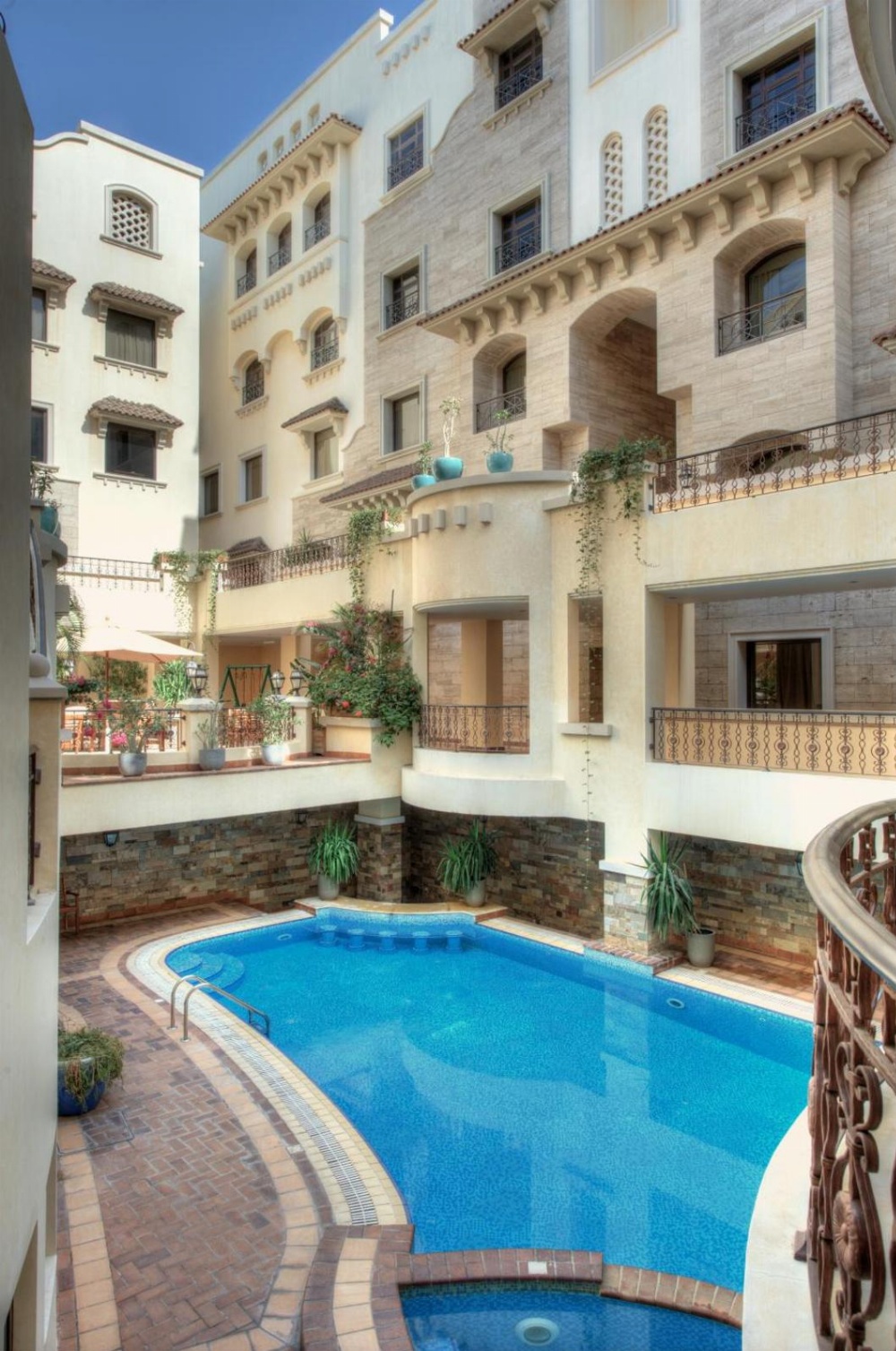 Al Rawasi Hotel Suites